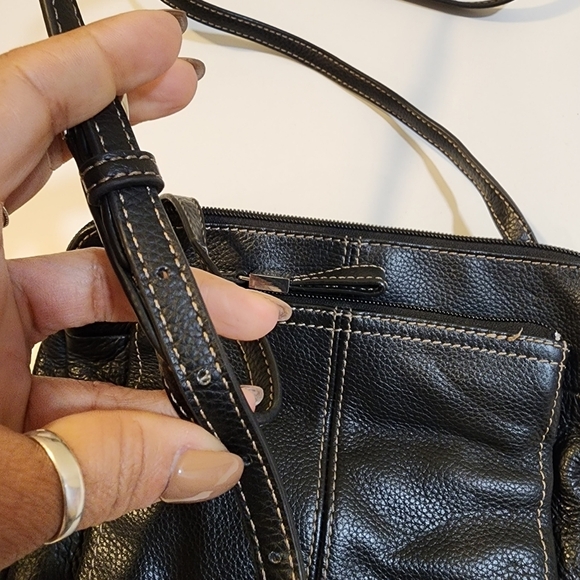 Tignanello Black Leather Crossbody Bag Purse - Picture 7 of 13